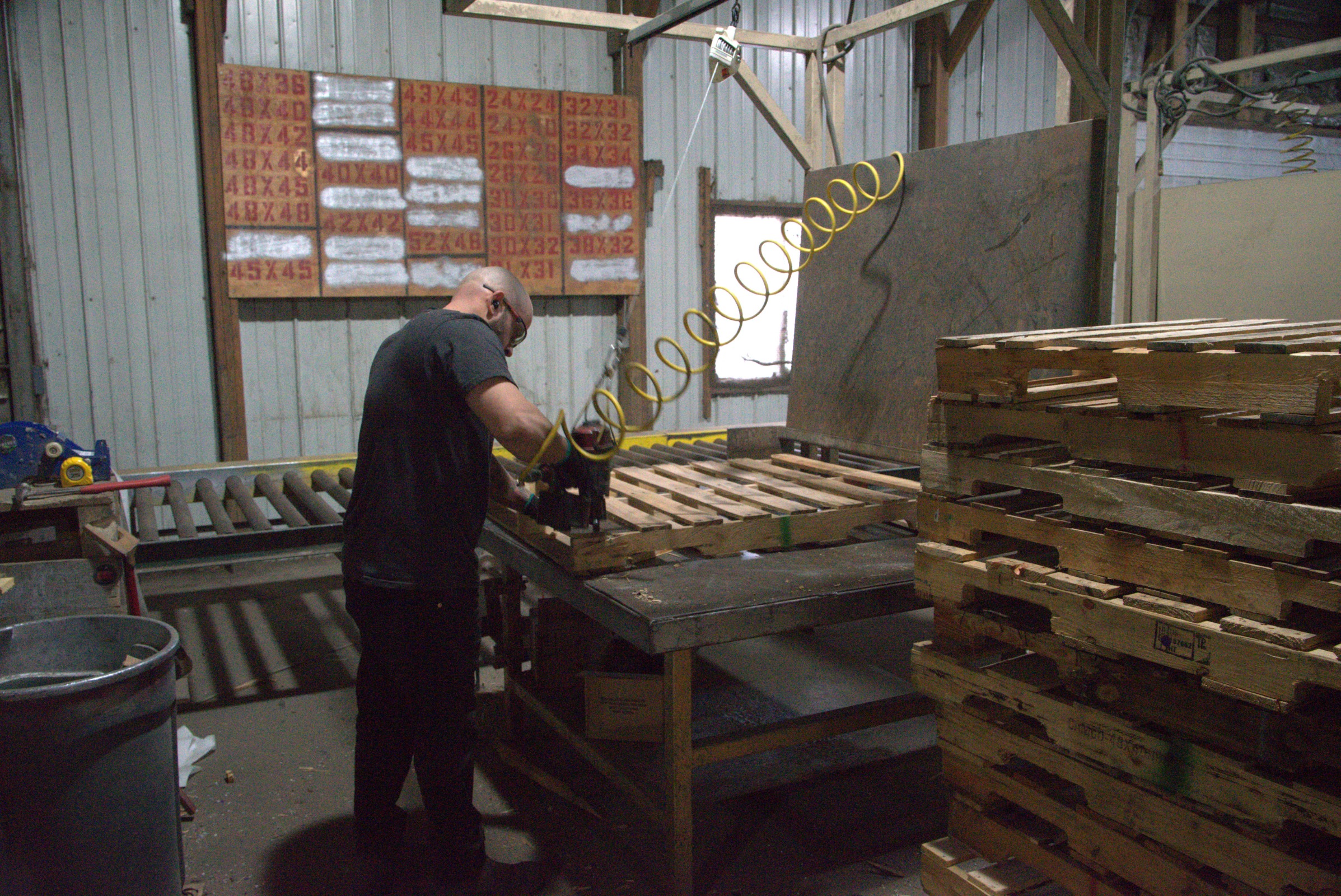 Recycling wood pallets for reuse